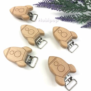 HOBİPOP - Ahşap Emzik Askısı Klipsi Roket HOBİPOP - Ahşap Emzik Askısı Klipsi Roket