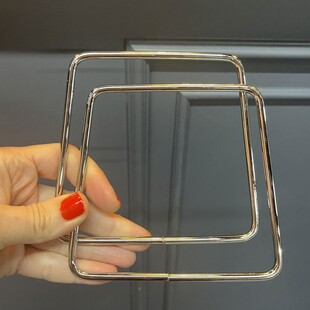 HOBİPOP - Bir Çift Metal Çanta Sapı Köşegen Gümüş Renk 13 cm HOBİPOP - Bir Çift Metal Çanta Sapı Köşegen Gümüş Renk 13 cm