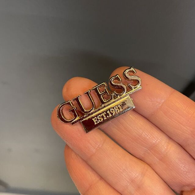 Guess Çanta Süsü Gümüş Renk