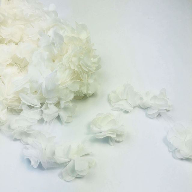 Lazer Kesim Şifon Çiçek Beyaz
