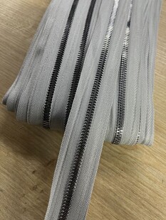 HOBİPOP - Metrelik Metal Görünümlü Gümüş Dişli Çanta Fermuarı Gri HOBİPOP - Metrelik Metal Görünümlü Gümüş Dişli Çanta Fermuarı Gri