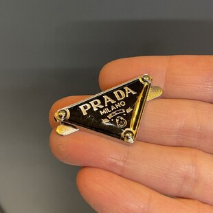 HOBİPOP - Prada Çanta Süsü Siyah Üçgen