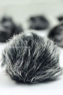 HOBİPOP - Şapka ve Bere Ponponu Kırçıllı Gri HOBİPOP - Şapka ve Bere Ponponu Kırçıllı Gri